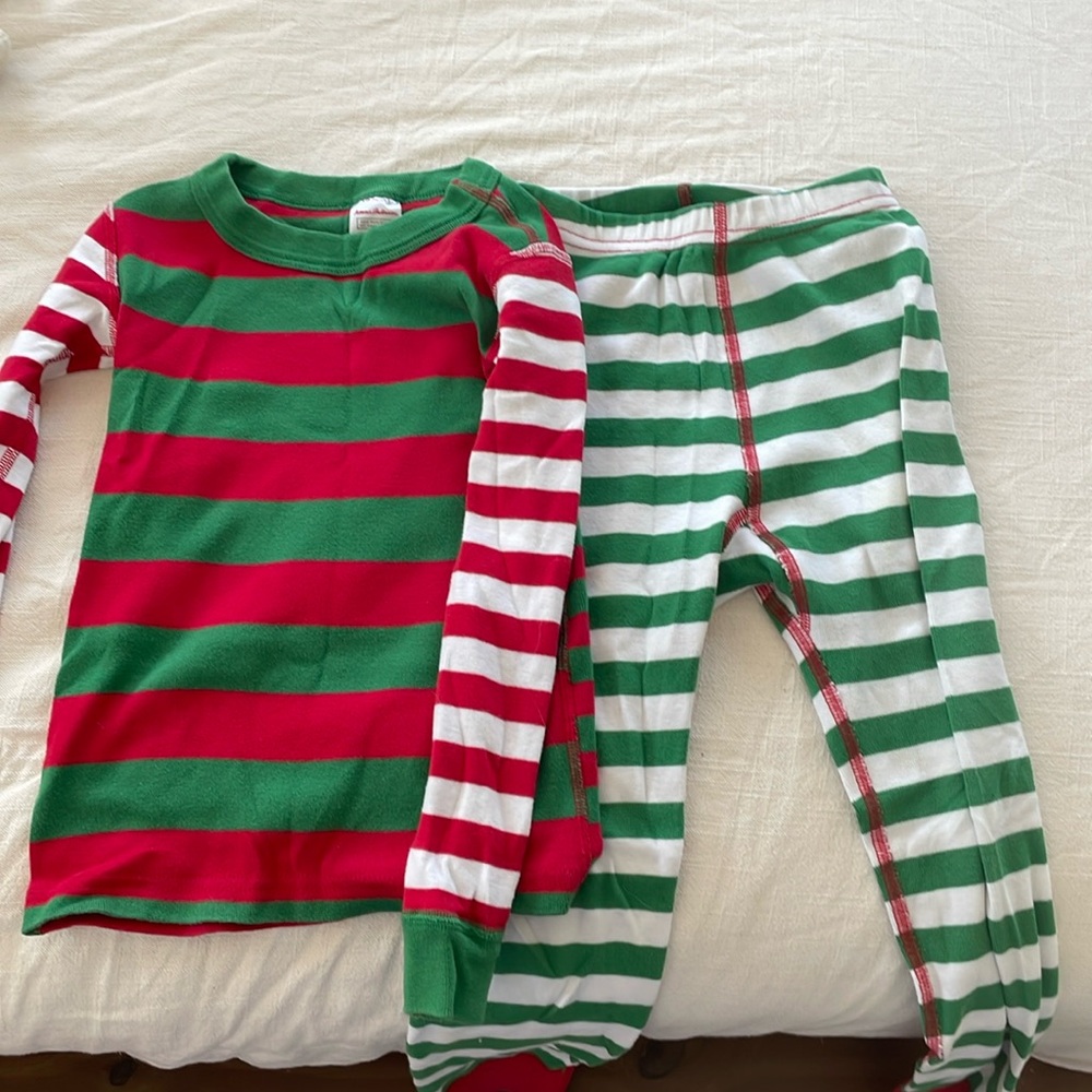 Hanna Andersson Christmas pajamas size 5